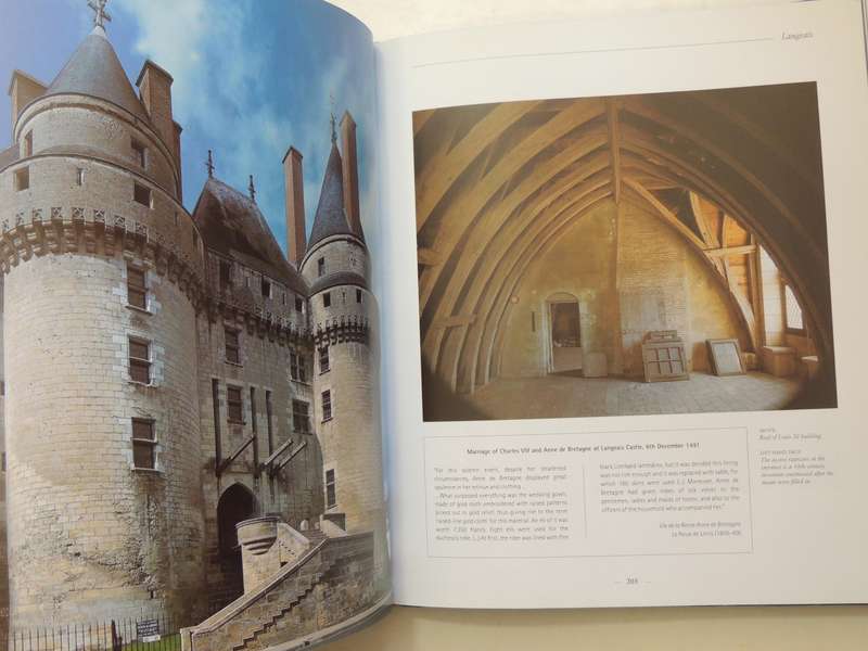 Chatteaux Of The Loire Valley - Robert Polidori & jean-Marie Perouse De Montclos