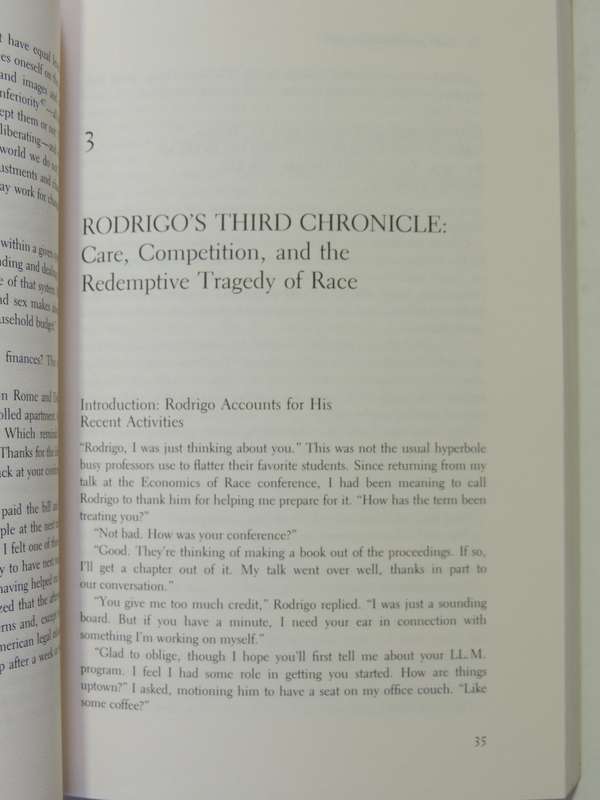 The Rodrigo Chronicles: Conversations About America And Race - Richard Delgado