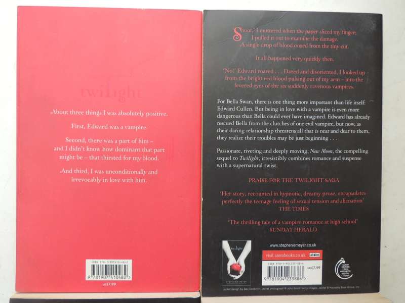 Twilight Saga 4 Vol Set: Twilight, New Moon, Eclipse, Breaking Dawn - Stephenie Meyer