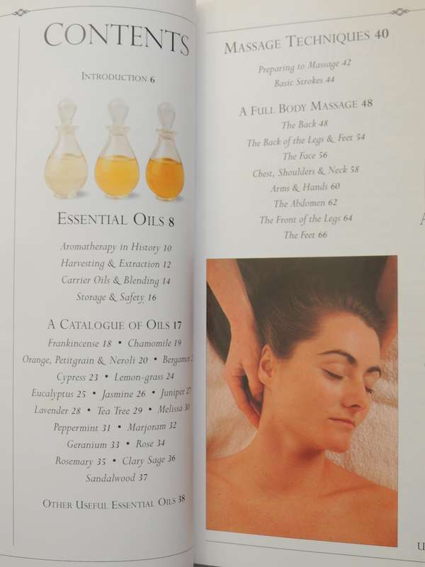 Aromatherapy Massage Book: A Practical Illustrated Guide To Massage With Essential Oils Clare Maxwel