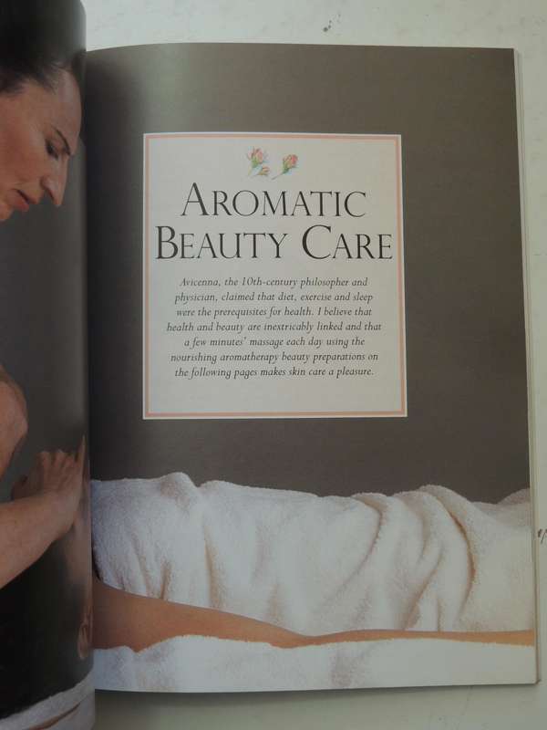 Aromatherapy Massage Book: A Practical Illustrated Guide To Massage With Essential Oils Clare Maxwel