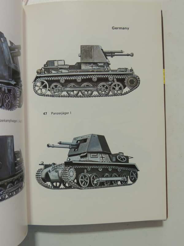 Tanks And Other Armoured Fighting Vehicles Of world War II - B.T. White