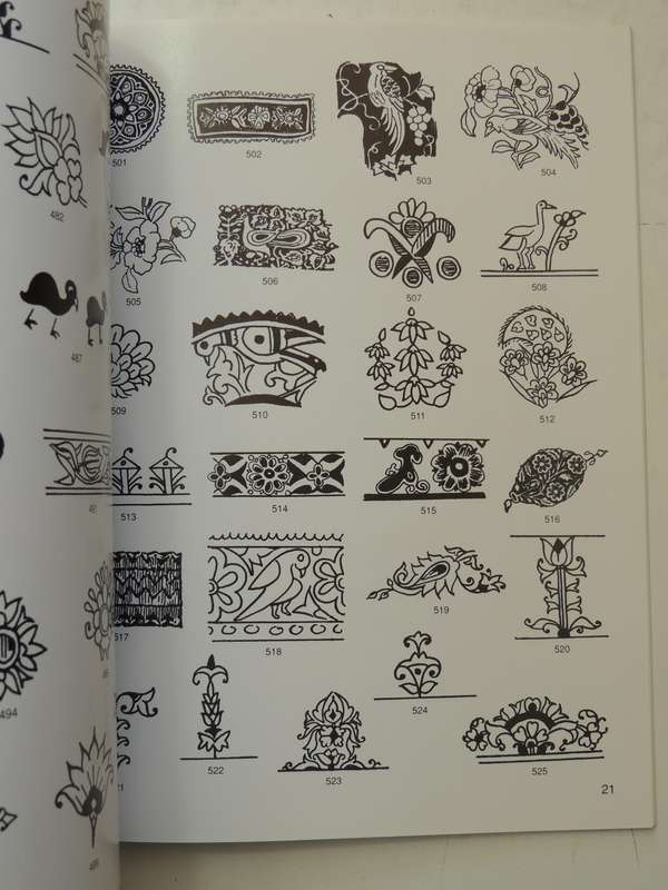 Traditional Design From India (with CD)