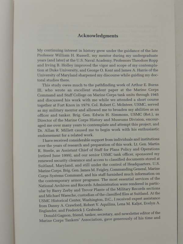 Marines Under Armor: The Marine Corps And The Armored Fighting Vehicle, 1916-2000 - Kenneth W. Estes