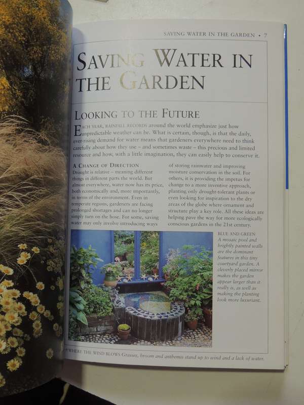 Drought Resistant Gardening - RHS Practical Guides - Peter Robinson