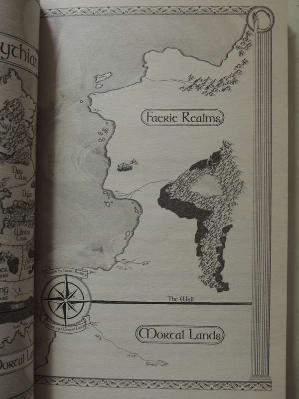 A Court Of Thorns And Roses - Sarah J. Maas