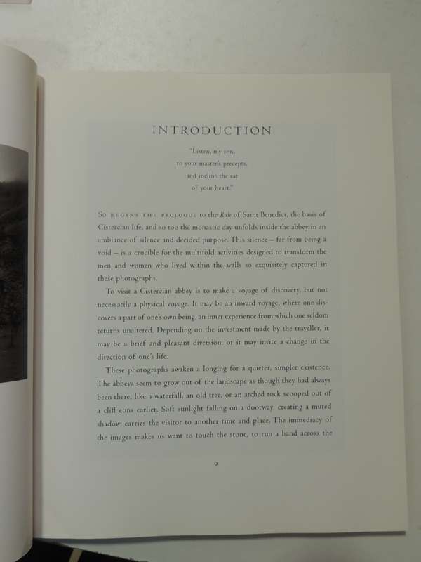 Architecture Of Silence: Cistercian Abbeys Of France - David Heald & Terry N. Kinder