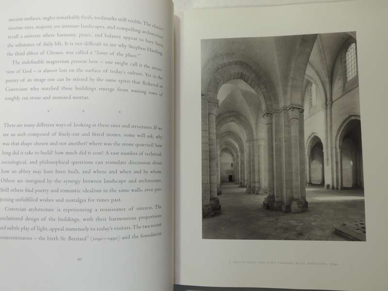 Architecture Of Silence: Cistercian Abbeys Of France - David Heald & Terry N. Kinder