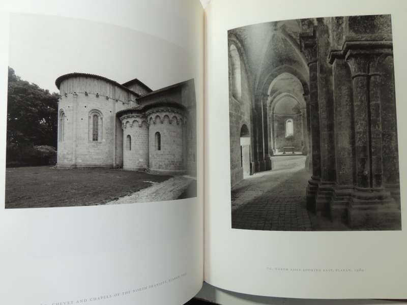 Architecture Of Silence: Cistercian Abbeys Of France - David Heald & Terry N. Kinder