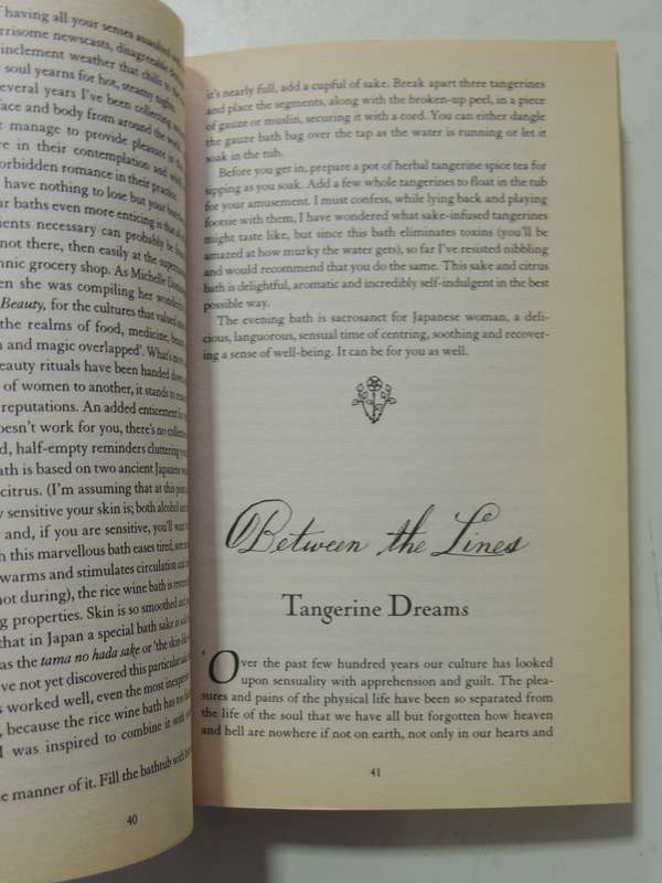 Romancing The Ordinary: A Year Of Everyday Indulgences- Sarah Ban Breathnach