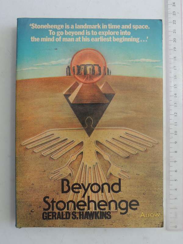 Beyond Stonehenge - Gerald S. Hawkins