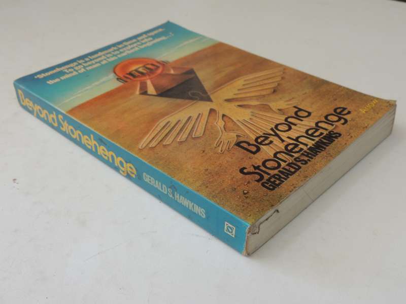 Beyond Stonehenge - Gerald S. Hawkins
