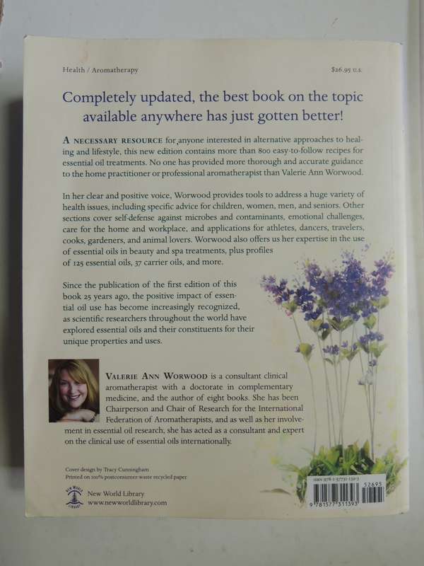 The Complete Book of Essential Oils & Aromatherapy,Over 800 Natural, Nontoxic..- Valerie Ann Worwood