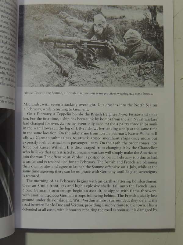 The First World War In Photographs: 1916 A War Of Attrition - John Christopher & Campbell McCutcheon