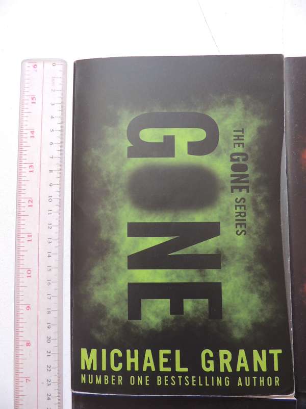 The Gone Series, GONE, HUNGER, LIES, PLAGUE, FEAR, LIGHT - Michael Grant 6 VOLUMES