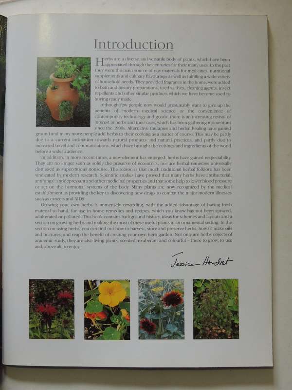 Growing Herbs: A Practical Guide To Designing, Planting And Growing - Jessica Houdret