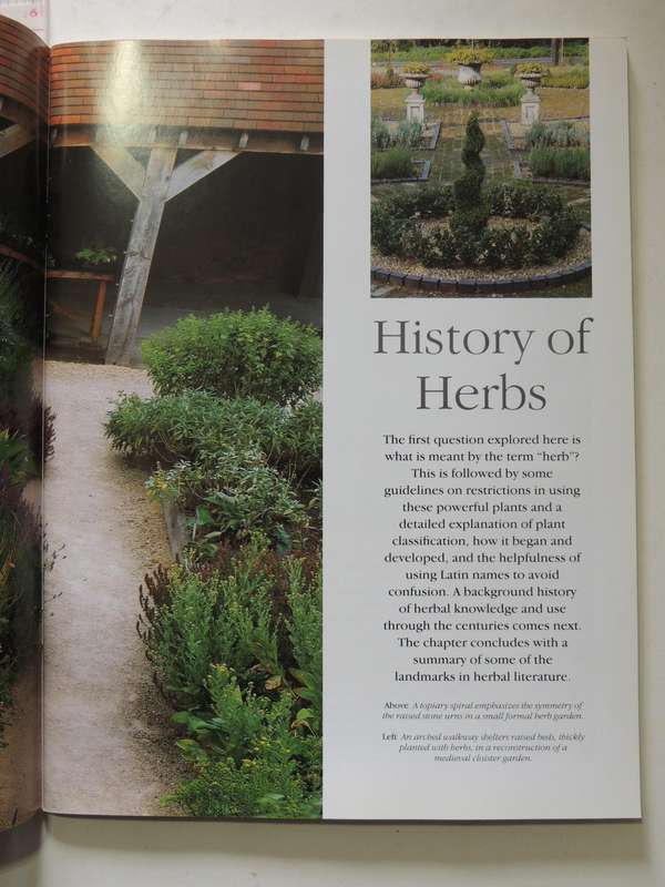 Growing Herbs: A Practical Guide To Designing, Planting And Growing - Jessica Houdret