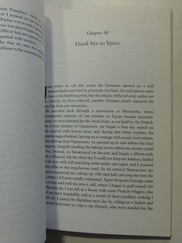 Into Battle: A Seventeen-Year-Old Joins Kitchener's Army - E.W. Parker