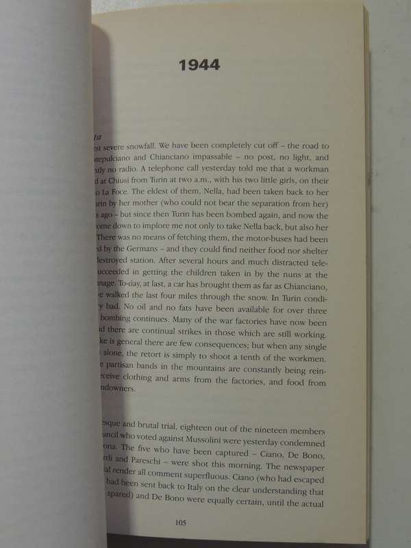 War In Val D'Orcia: An Italian War Diary, 1943-1944 - Iris Origo
