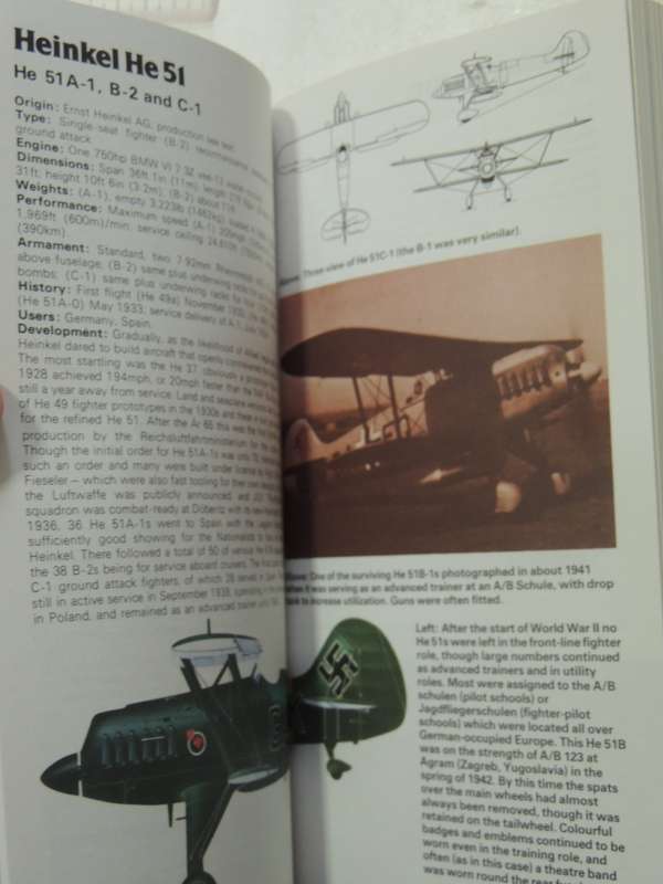 The Illustrated Directory Of Fighting Aircraft Of World War II -Bill Gunston