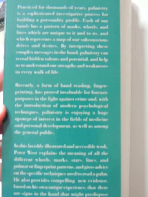 The Complete Illustrated Guide To Palmistry- Peter West