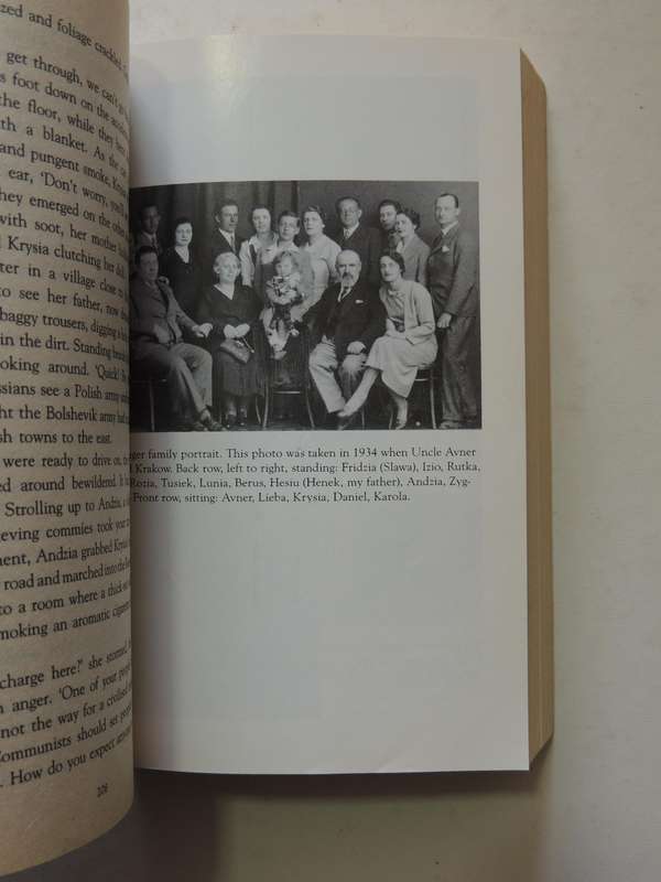 Mosaic: A Chronicle Of Five Generations - Diane Armstrong