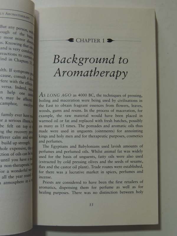 The Complete Book of Family Aroma Therapy - Joan Radford