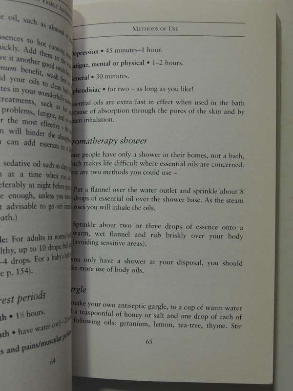The Complete Book of Family Aroma Therapy - Joan Radford