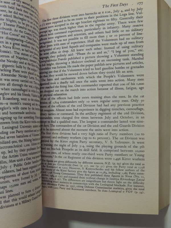 The 900 Days: The Siege Of Leningrad- Harrison E. Salisbury