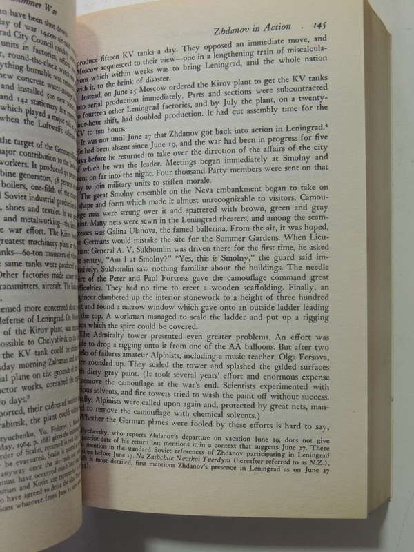 The 900 Days: The Siege Of Leningrad- Harrison E. Salisbury