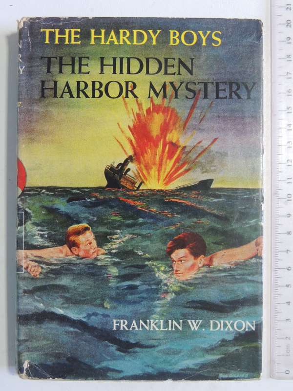 The Hidden Harbor Mystery - Franklin W. Dixon    Circa 1950s