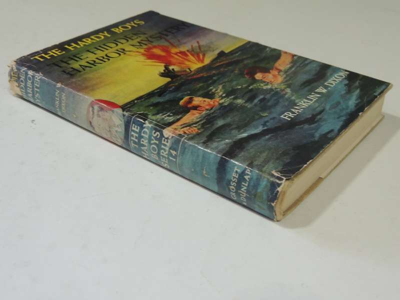 The Hidden Harbor Mystery - Franklin W. Dixon    Circa 1950s