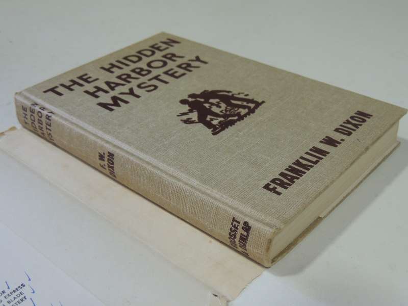 The Hidden Harbor Mystery - Franklin W. Dixon    Circa 1950s