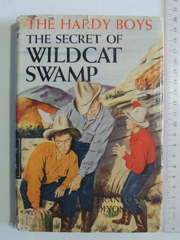 The Secret Of Wildcat Swamp  - Franklin W. Dixon   Circa 1950s