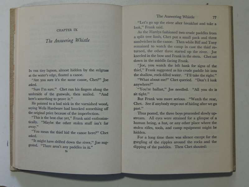 The Wailing Siren Mystery - Franklin W. Dixon   Circa 1950s
