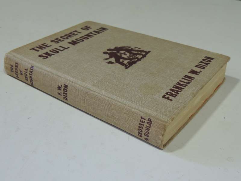 The Secret Of Skull Mountain - Franklin W. Dixon  Circa 1950s