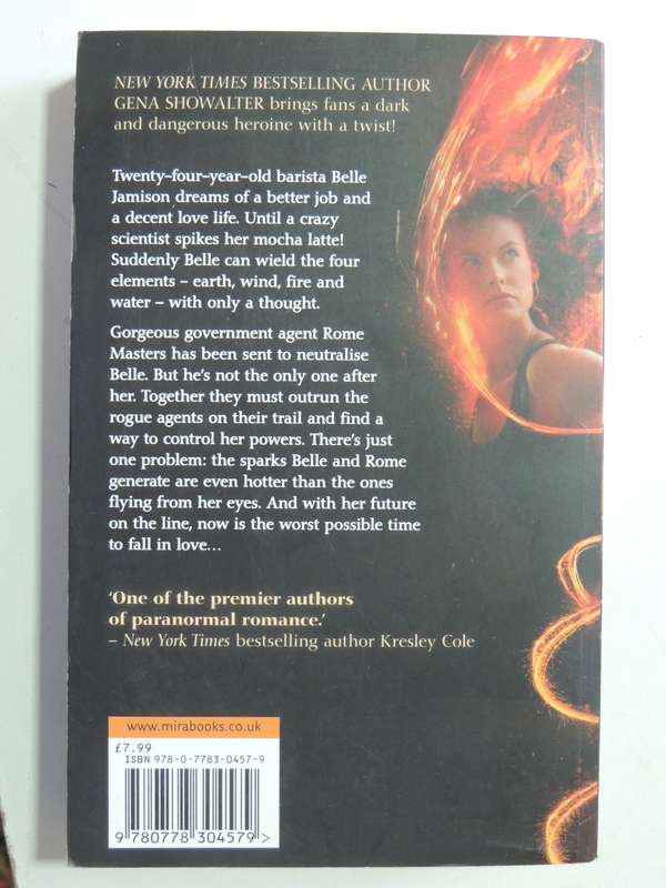 Playing With Fire - Tales Of An Extra Ordinary Girl: Book 1 - Gena Showalter