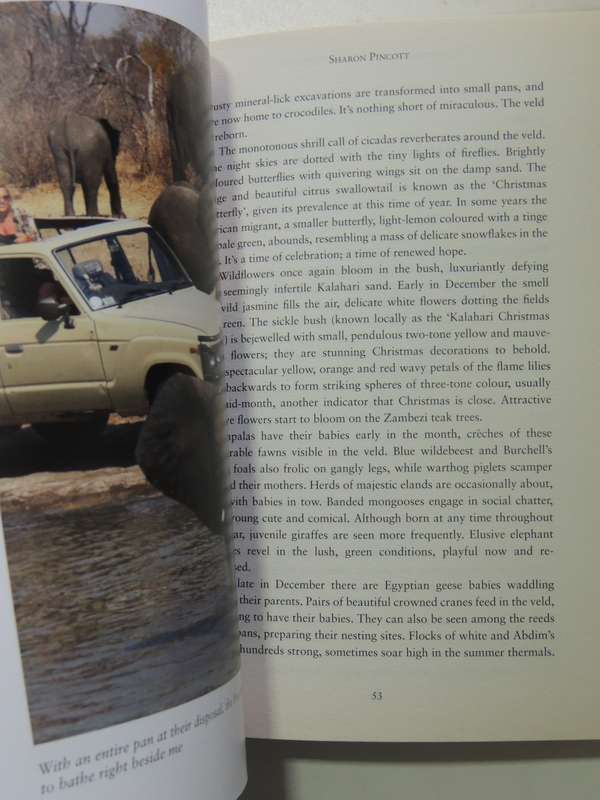 Battle For The President's Elephants: Life, Lunacy & Elation In The African Bush - Sharon Pincott
