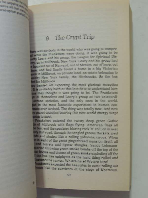 The Electric Kool-Aid Acid Test - Tom Wolfe