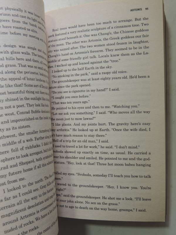 Artemis - Andy Weir