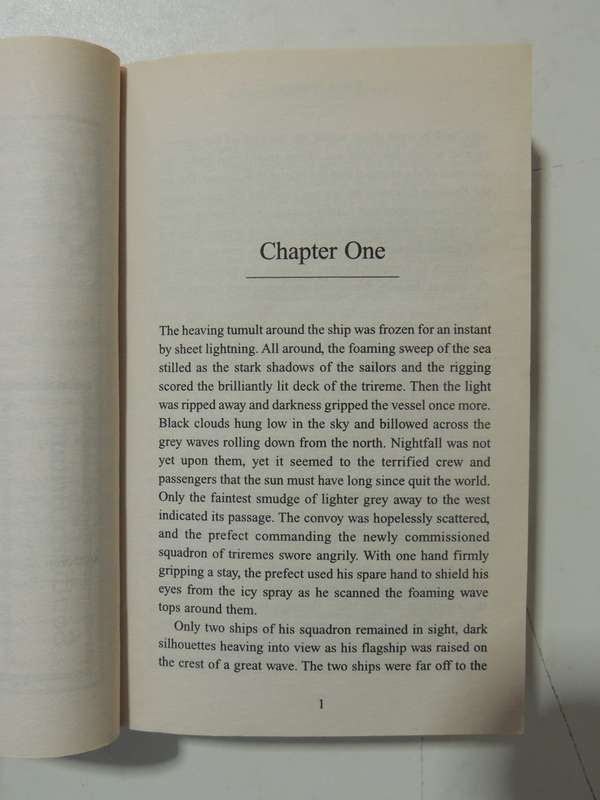 When The Eagle Hunts - Simon Scarrow