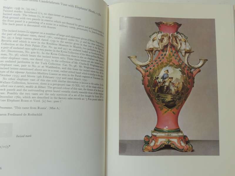 The James A. De Rothschild Collection At Waddesdon Manor: Sevres Porcelain - Svend Eriksen