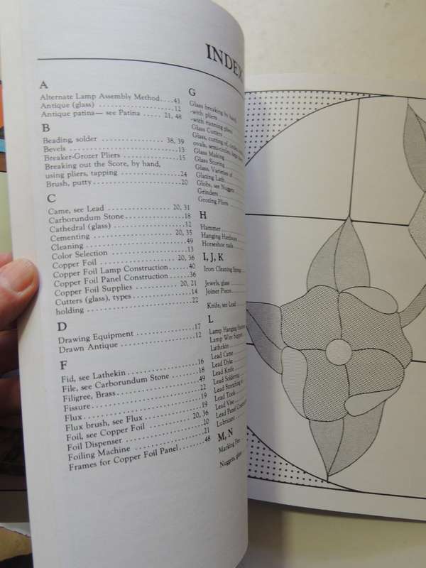 Introduction To Stained Glass: A Teaching Manual  Randy Warde (Stained Glass patterns & techniques)
