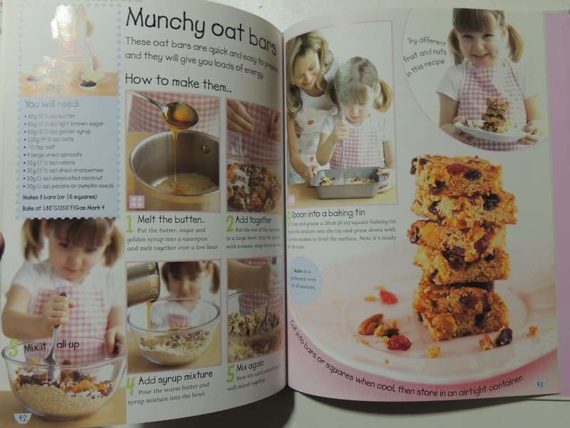 Mummy and Me CookBook- Annabel Karmel  DK