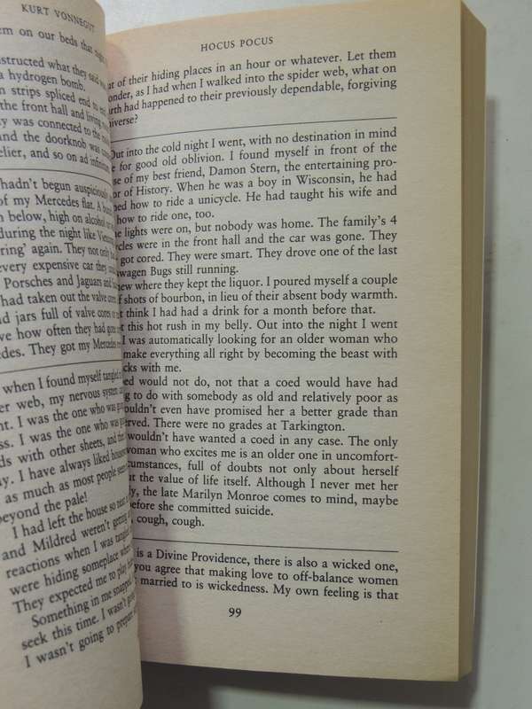 Hocus Pocus - Kurt Vonnegut