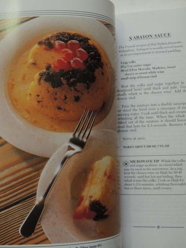Mrs Beeton's Complete Book Of Puddings And Desserts - ed Bridget Jones