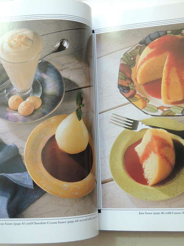 Mrs Beeton's Complete Book Of Puddings And Desserts - ed Bridget Jones