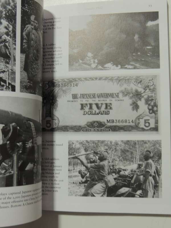 The Second World War In Photographs: 1942 On The Offensive - John Christopher & Campbell McCutcheon