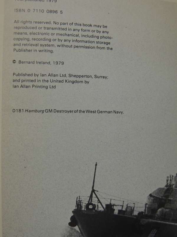 Warships Of The World: Escort Vessels  - Bernard Ireland