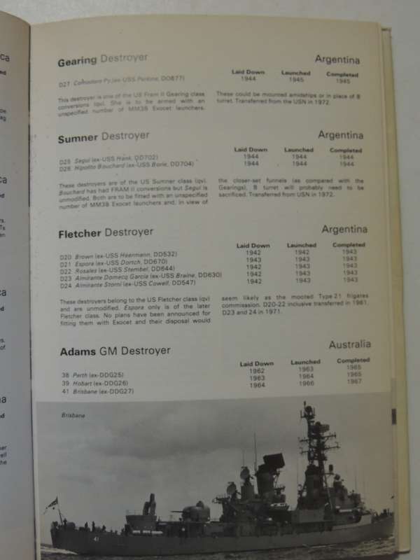 Warships Of The World: Escort Vessels  - Bernard Ireland